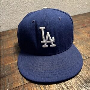New Era La Dodgers 59Fifty Fitted Hat Size 7 1/2 On Field Cap  MLB Champs